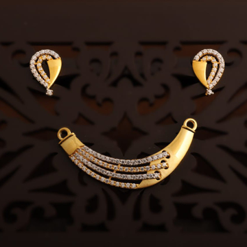 casting pendant set by Aaj Gold Palace
