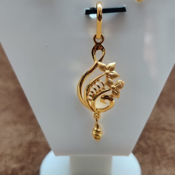 fancy casting pendant by Aaj Gold Palace