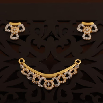 Diamond casting pendant set by Aaj Gold Palace