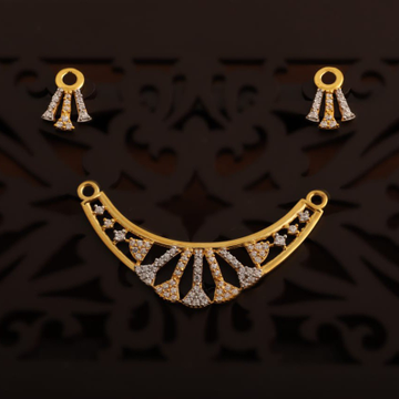 Diamond fancy pendant set by Aaj Gold Palace