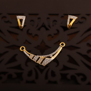 diamond casting pendant set by Aaj Gold Palace